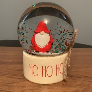 Rae Dunn “HO HO HO” snow globe ❄️